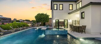 2 Million $ Villa • Heated Pool w/ Luxury Spa • 6BR & 6BR • Waterfront by Canal
