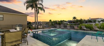 2 Million $ Villa • Heated Pool w/ Luxury Spa • 6BR & 6BR • Waterfront by Canal