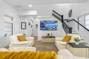 Smart TV, mesa de ping pong
