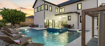 2 Million $ Villa • Heated Pool w/ Luxury Spa • 6BR & 6BR • Waterfront by Canal