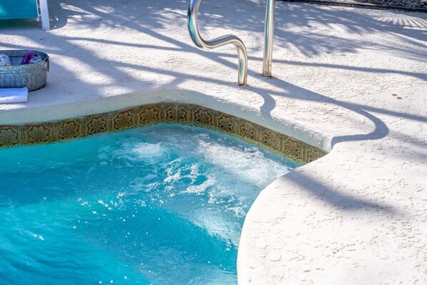 Beheizter Pool