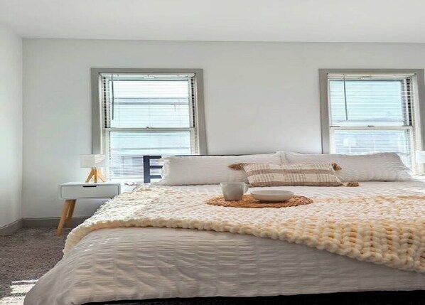 2 bedrooms, WiFi, bed sheets - GREAT VALUE - Walk to Casino & Union (Schenectady)