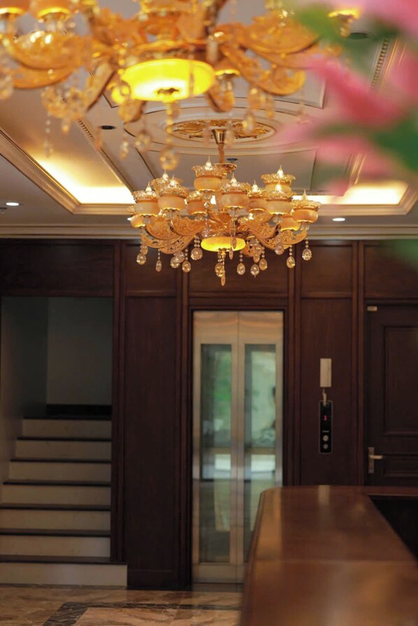 Lobby - Royal Trau Quy Boutique Hotel (Hanoi)