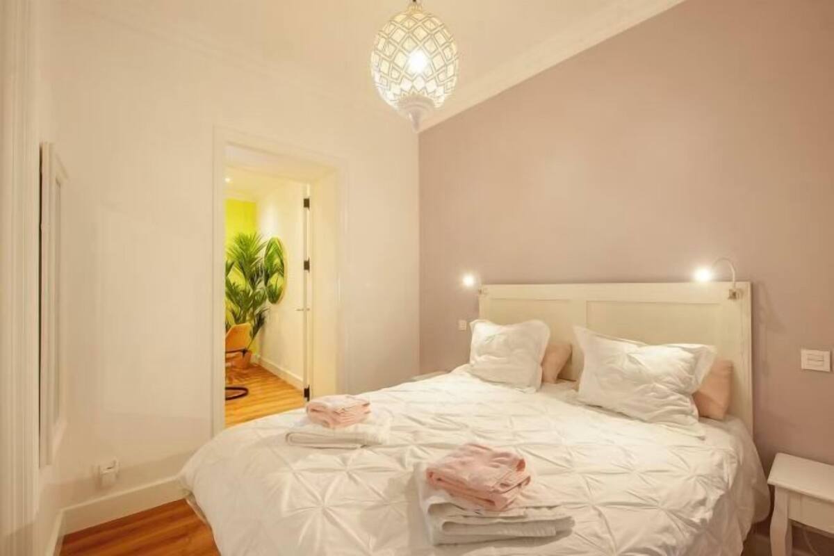 Couette en duvet, lit avec matelas en mousse à mémoire, coffre-fort