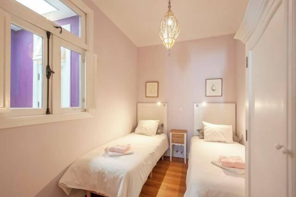 Couette en duvet, lit avec matelas en mousse à mémoire, coffre-fort