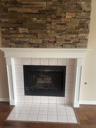 Spacious 4-bedroom house in peaceful Humble with WiFi, AC