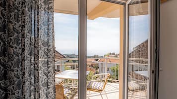 Comfort Studio, Kitchenette, Sea View | Balcony