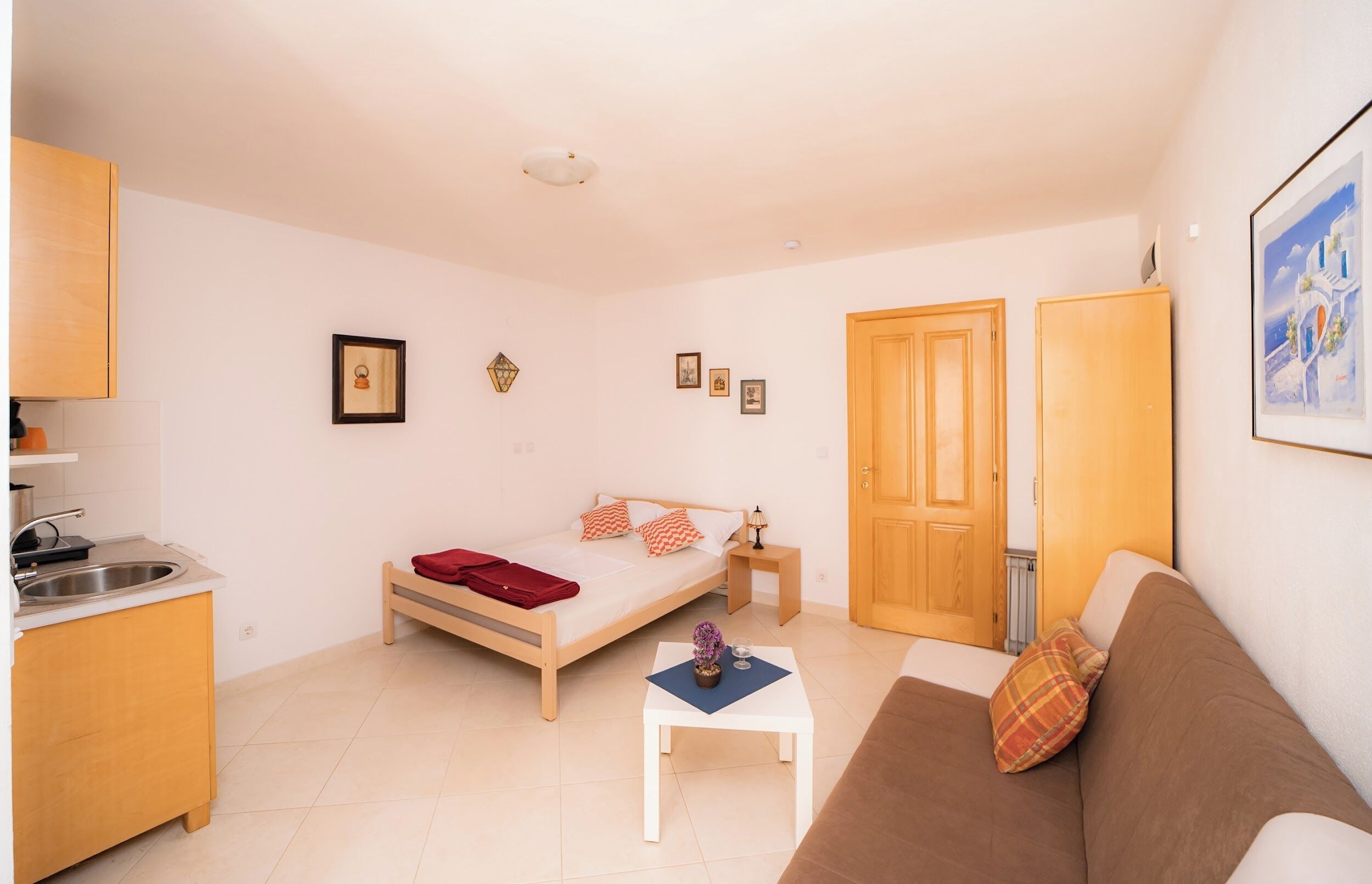 Comfort Studio, Kitchenette, Partial Sea View | Iron/ironing board, free WiFi, bed sheets