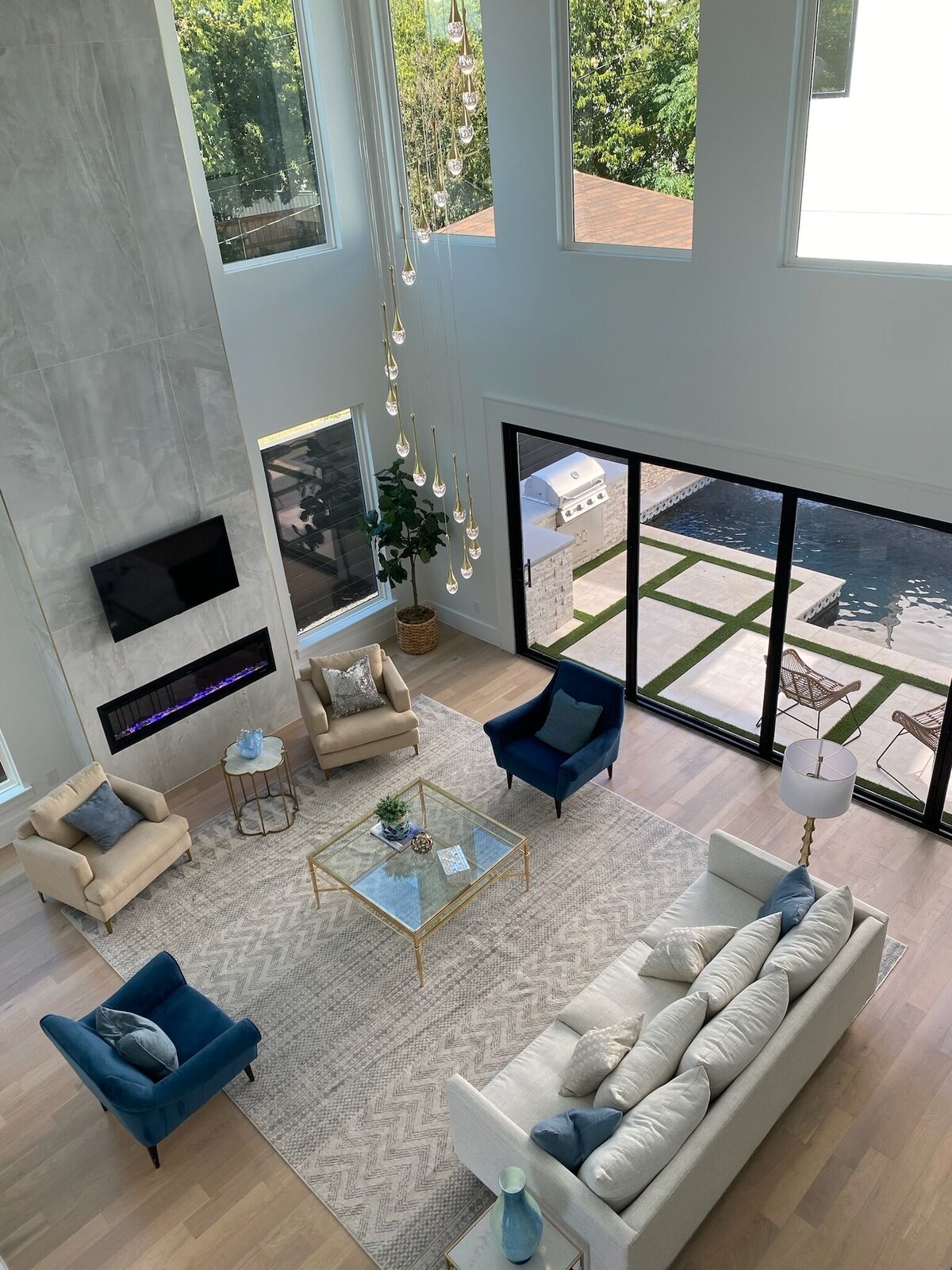 New Ultra High-End Luxury Villa with 6 BR 6.5BA, Pool, Grill, Garage, EV Charger