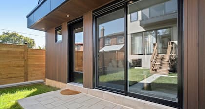 Vacay By The Lake In This Cozy Garden Suite!