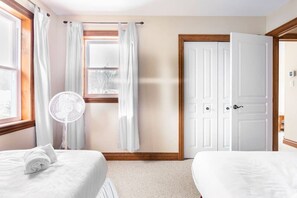 4 bedrooms, desk, iron/ironing board, travel cot