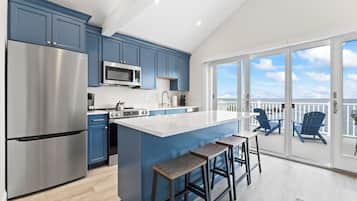 KĂŒhlschrank, Mikrowelle, Ofen, Herdplatte