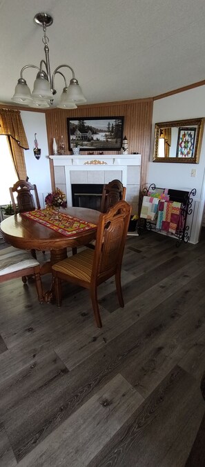 Dining - MILLION DOLLAR VIEW !  - 8 Person Mountain Home in Fancy Gap, Virginia (Fancy Gap)