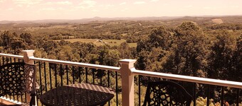 MILLION DOLLAR VIEW !  - 8 Person Mountain Home in Fancy Gap, Virginia