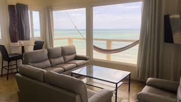 Luxury Penthouse, Beach View | Living area