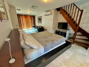 14 bedrooms, desk, iron/ironing board, travel crib