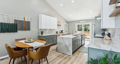 Newly Renoed Spotless Large Home on Quiet Cul de Sac. Game Room and Fenced Yard!