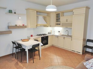 Dining - 5 Beds - Garden - Pvt Parking - Independent (Vicenza)