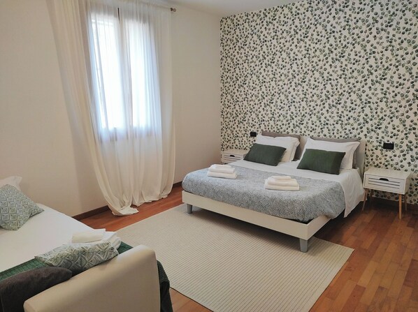 1 bedroom, iron/ironing board, travel crib, free WiFi