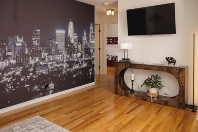 Cozy 2BR Apartment, 5-10 Min to Cincinnati!