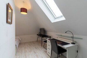 Interior - ECKARTSWEIER 2-bedroom apartment with kitchen, bathroom and terrace. (Willstätt)