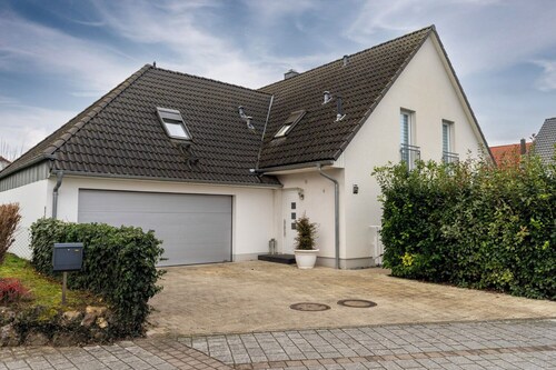 ECKARTSWEIER 2-bedroom apartment with kitchen, bathroom and terrace.