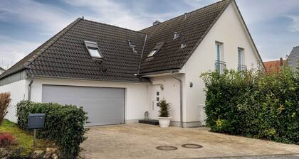 ECKARTSWEIER 2-bedroom apartment with kitchen, bathroom and terrace.