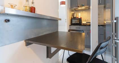 ECKARTSWEIER 2-bedroom apartment with kitchen, bathroom and terrace.