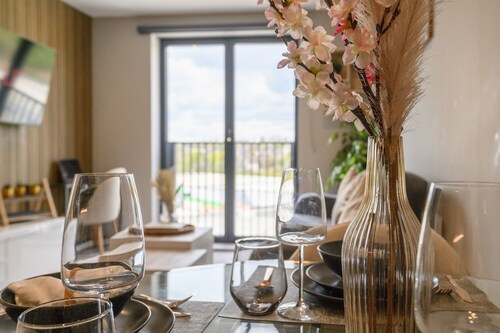 Luxury Springwell Gardens City Apartment