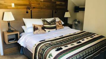 2 bedrooms, travel crib, WiFi
