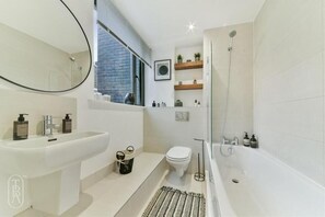 淋浴設備、風筒、提供毛巾、番梘