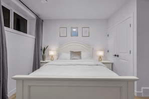 2 slaapkamers, een bureau, een strijkplank/strijkijzer, wifi
