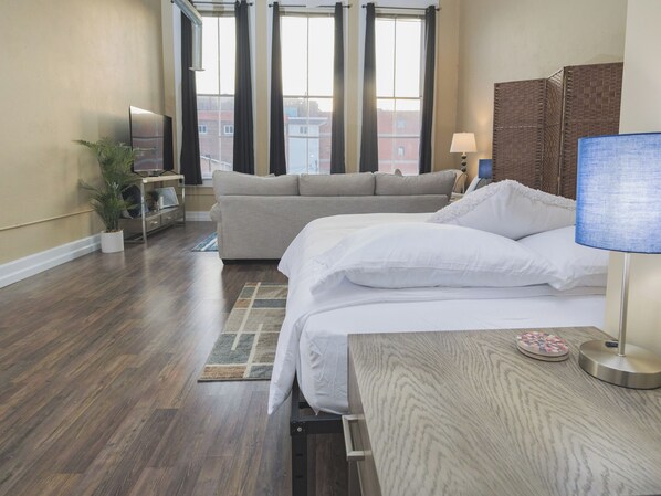 1 slaapkamer, een strijkplank/strijkijzer, wifi, beddengoed