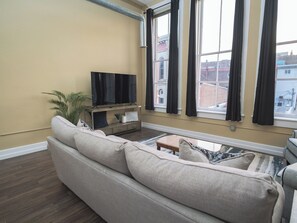 Living area - Downtown City Loft (Lafayette)