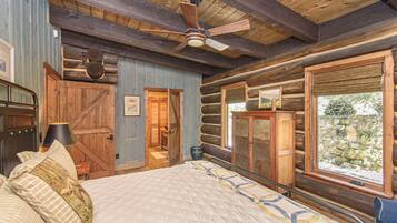 4 bedrooms, in-room safe, travel crib, WiFi
