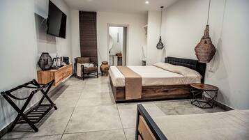 Deluxe Triple Room | Tilam berlapik, peti besi dalam bilik, kalis bunyi