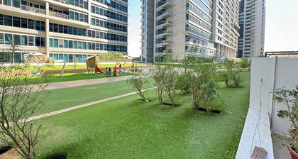 Stylish & Cozy Urban Retreat.
Welcome to our stylish and cozy 1-bedroom apt.