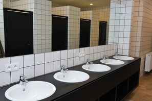 Toilet paper - Group accommodation for 55 people among the woods near Aalst (Aalst)