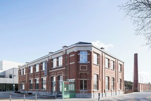 Exterior - Group accommodation for 55 people among the woods near Aalst (Aalst)