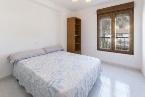 Apartment | 4 bedrooms, bed sheets