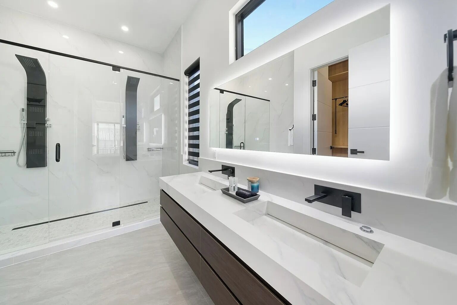 Shower, towels