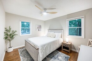 3 bedrooms, desk, iron/ironing board, free WiFi - Hot Tub Fire Pit Oasis | 3mi to Downtown (Raleigh)