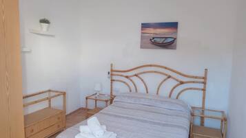 8 chambres, Wi-Fi, draps fournis