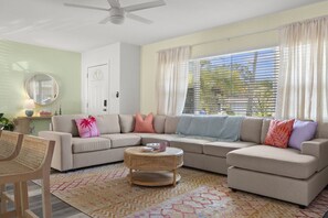 Smart TV, videogiochi, tavolo da calcetto, tavolo da ping pong