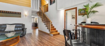 4-bedroom barn in terrific Sister Bay with WiFi, AC. Enjoy your stay