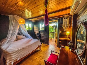 1 bedroom, desk, WiFi, bed sheets - COZY & COMFY JUNIOR BASIC IN CABIN (Santa Marta)