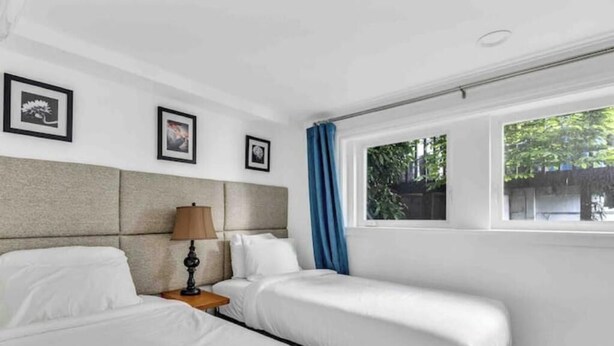 5 bedrooms