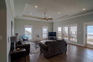 TV - Yellow Rose of Texas (Crystal Beach)