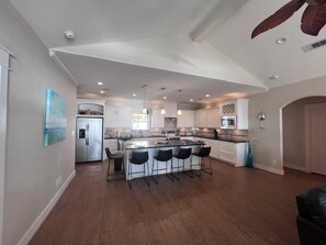 Fridge, microwave, oven, stovetop - Rhea's Retreat, Dog Friendly (Crystal Beach)