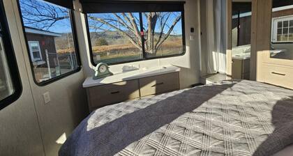 Cozy lodge sleeps 9, every room has THE VIEW!
Convenience, serenity, adventure